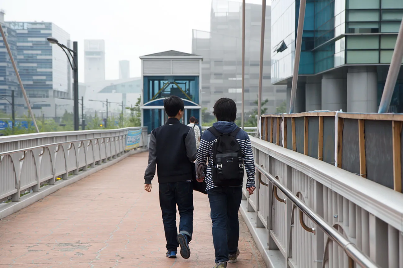 친구들의 뒷모습