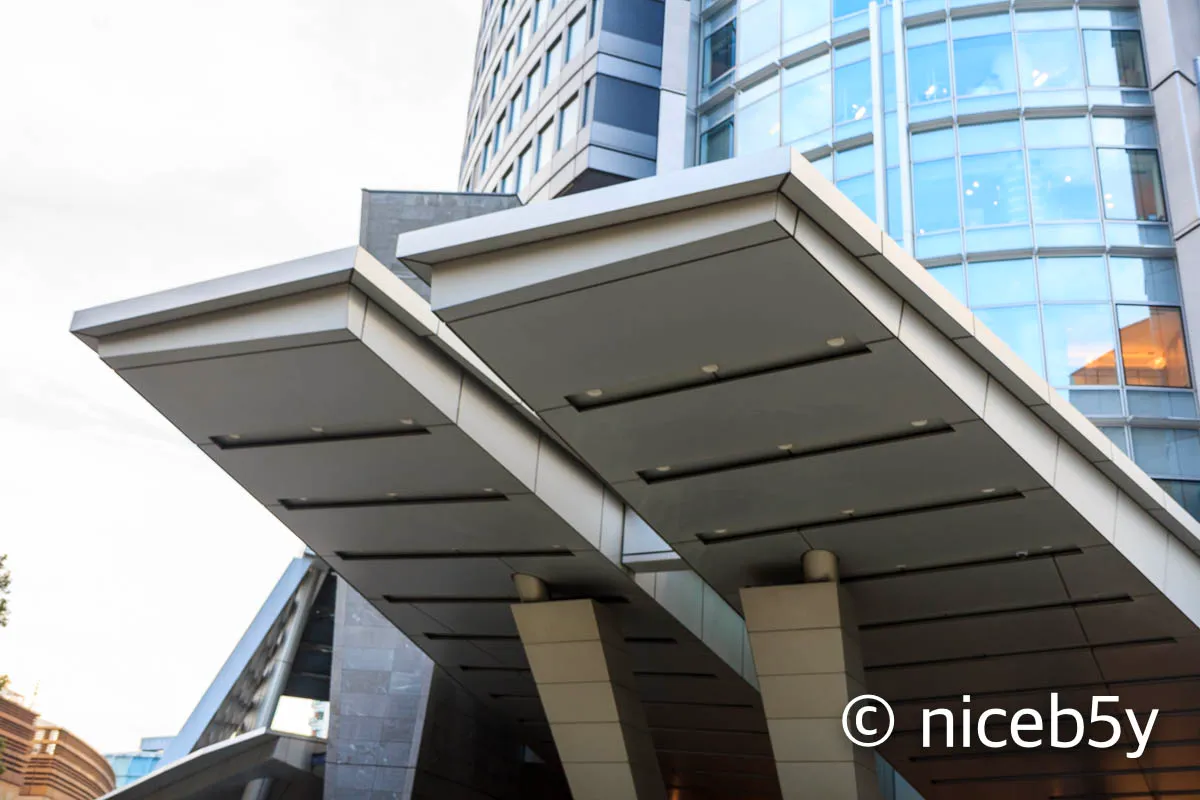 롯폰기 힐스 모리 타워 입구